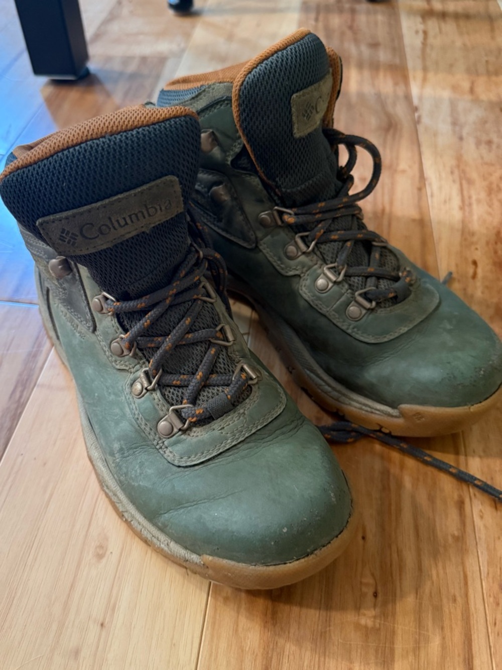 Columbia Green and Brown Lace-Up Hiking Boots